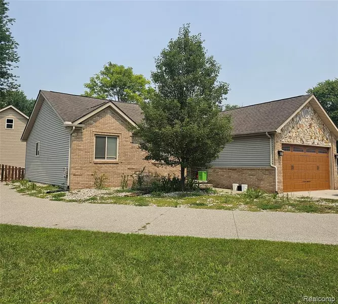 2800 Fruit Street, Clay Twp, MI 48001