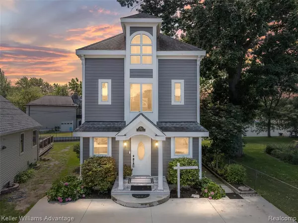 2182 Park Circle, Keego Harbor, MI 48320