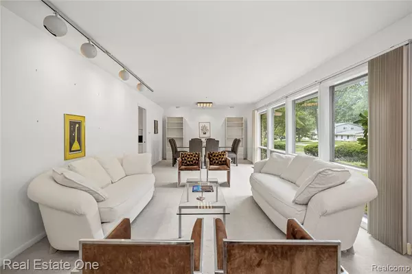 West Bloomfield Twp, MI 48322,6974 Woodside Trail