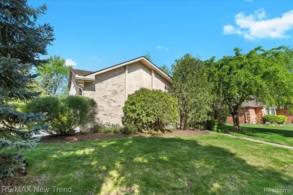 Troy, MI 48083,3875 WAYFARER Drive