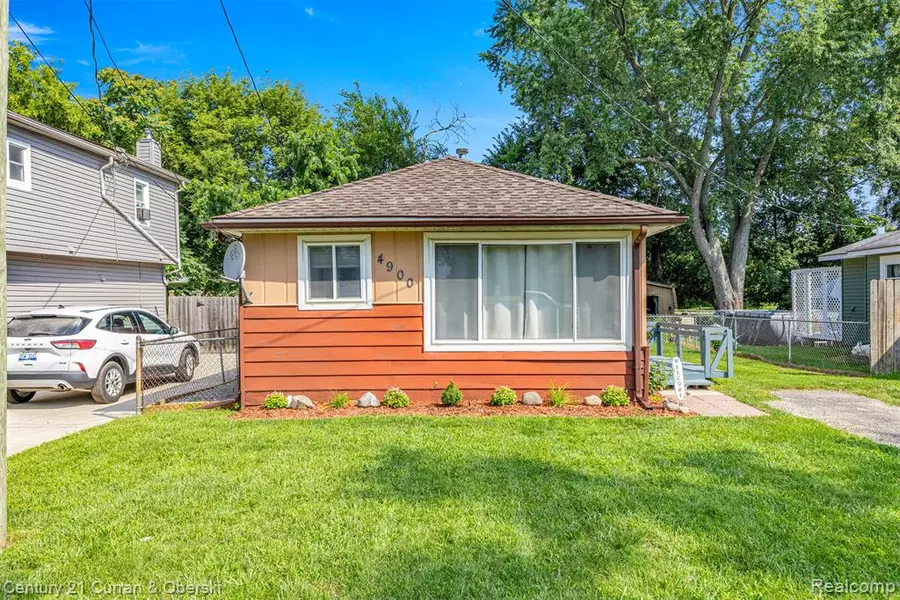 4900 Lakeview Avenue, West Bloomfield Twp, MI 48324