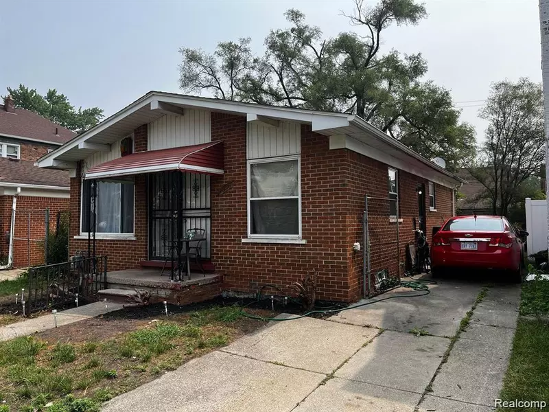 16816 PINEHURST Street, Detroit, MI 48221