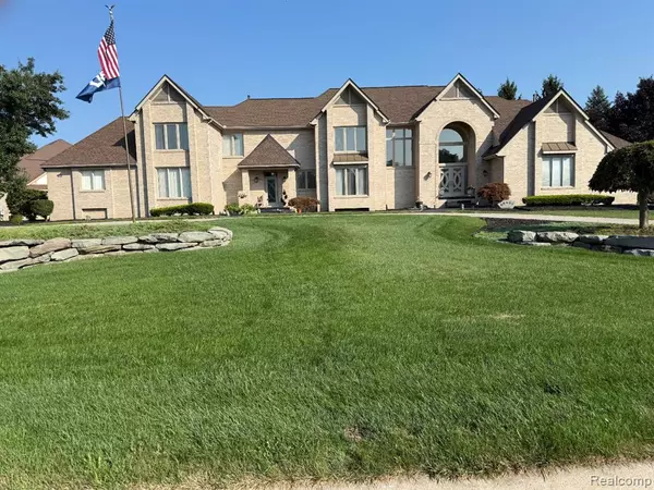 49401 Pine Ridge Drive, Plymouth Twp, MI 48170