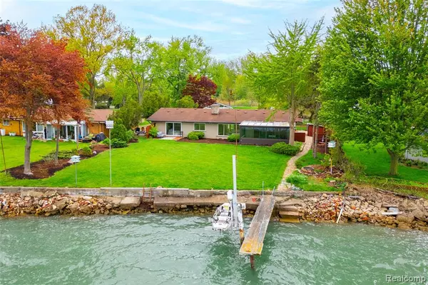 Grosse Ile Twp, MI 48138,27607 ELBA Drive