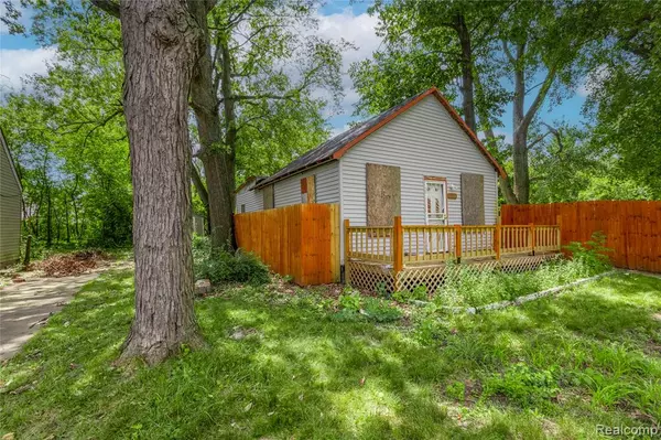 Hamtramck, MI 48212,6808 Drake Street
