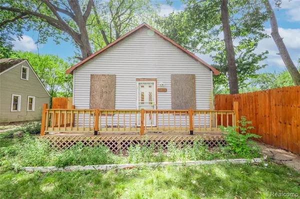6808 Drake Street, Hamtramck, MI 48212