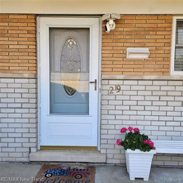 Lyon Twp, MI 48178,26955 Milford Road 29