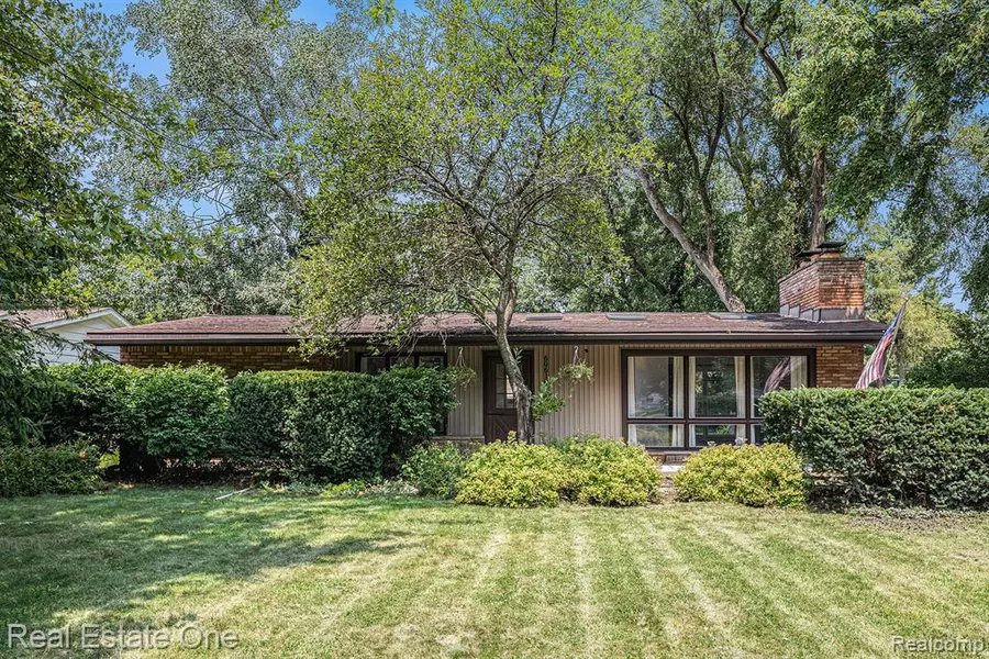 60610 Sue Street, Lyon Twp, MI 48178