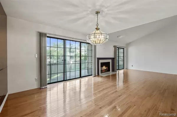 West Bloomfield Twp, MI 48322,7208 Creeks Bend Drive