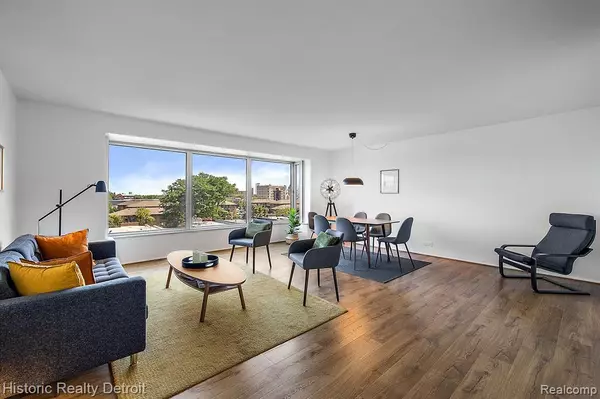1300 E LAFAYETTE Street 202, Detroit, MI 48207