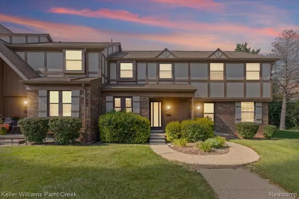19610 Raleigh Circle N, Southfield, MI 48076