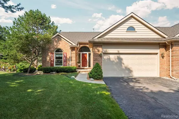 1127 Eagle Nest Drive, Milford Vlg, MI 48381