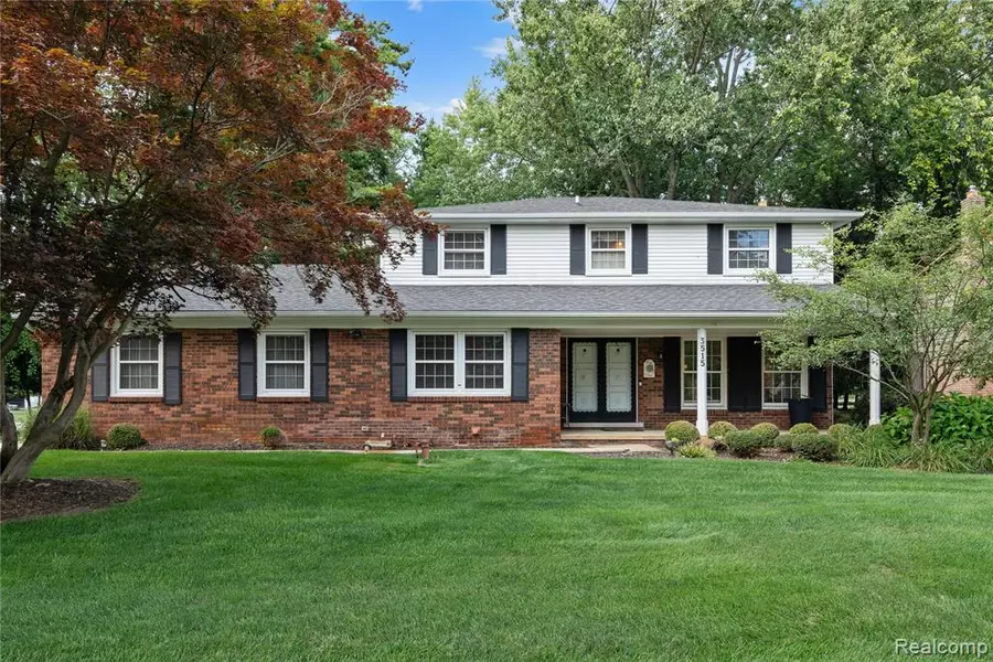 3515 Cedarcrest Court, Washington Twp, MI 48094