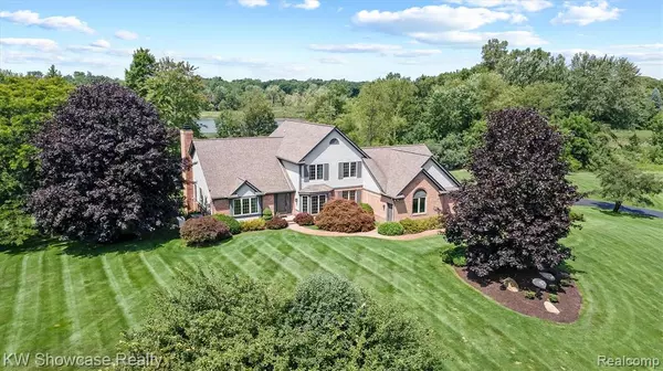 5265 Oak Hill Trail, Commerce Twp, MI 48382