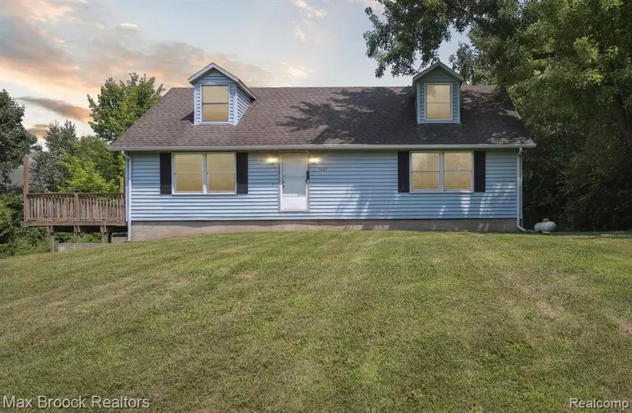 7669 Pontiac Lake Road, White Lake Twp, MI 48386