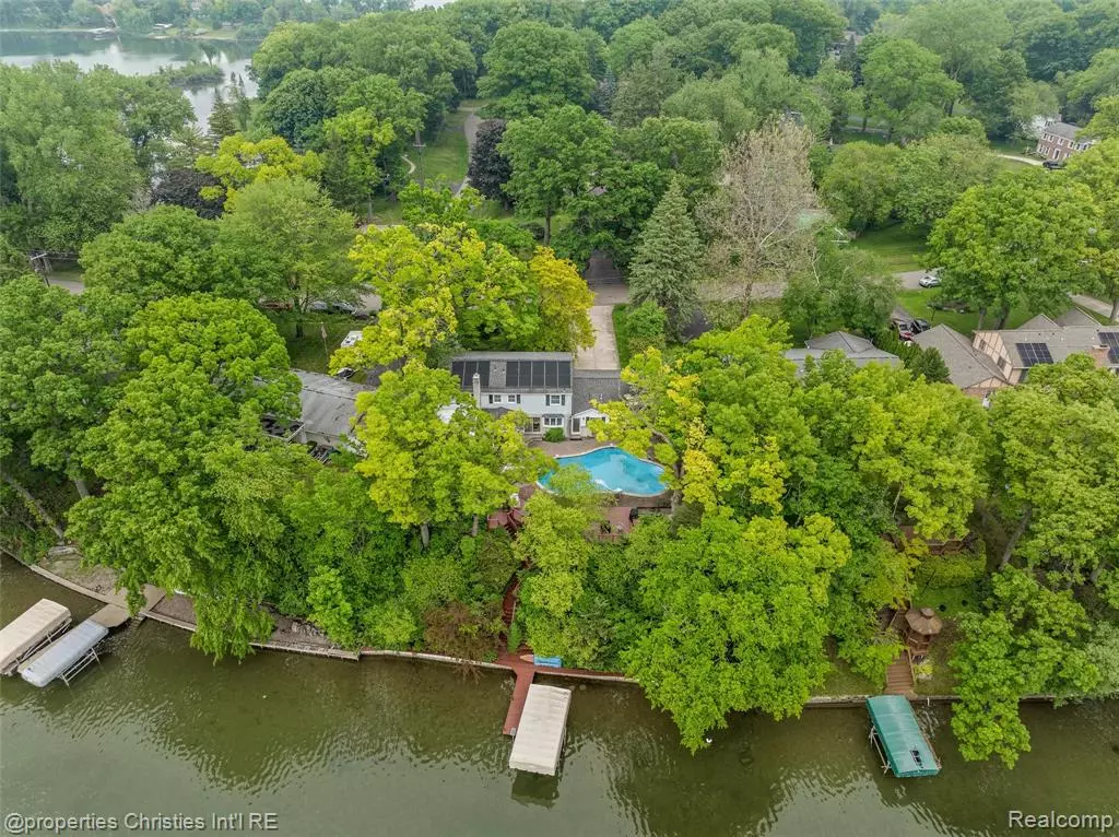 Waterford Twp, MI 48329,3379 Wormer Drive