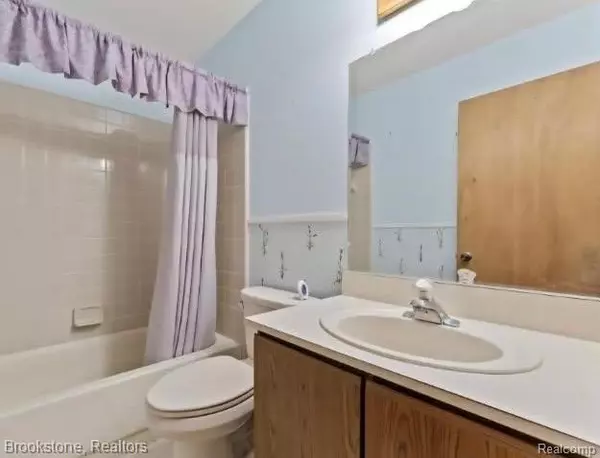 Roseville, MI 48066,31757 Nardelli Lane 28