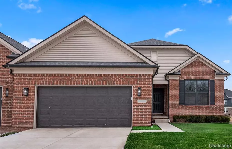 55717 Oak Pointe Drive, Shelby Twp, MI 48315