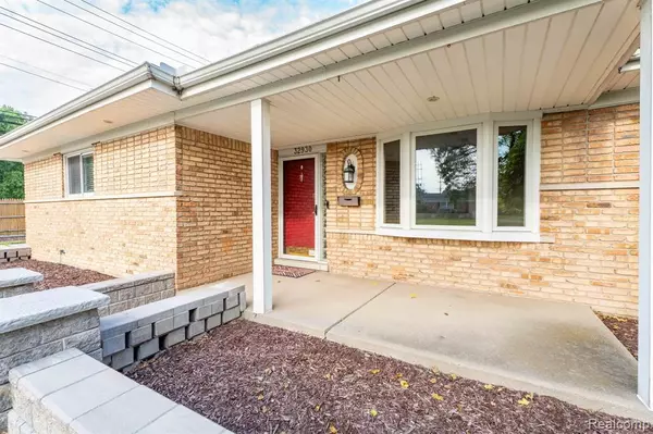 Warren, MI 48093,32930 Coventry Place