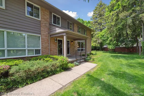 1047 N OLD WOODWARD Avenue 4, Birmingham, MI 48009