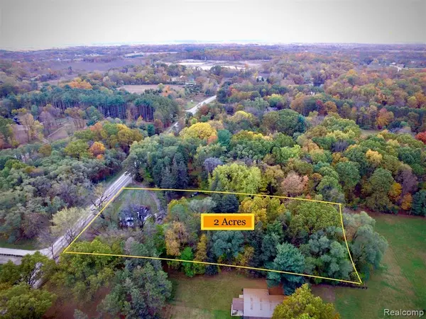 7150 Pinckney Road, Putnam Twp, MI 48169