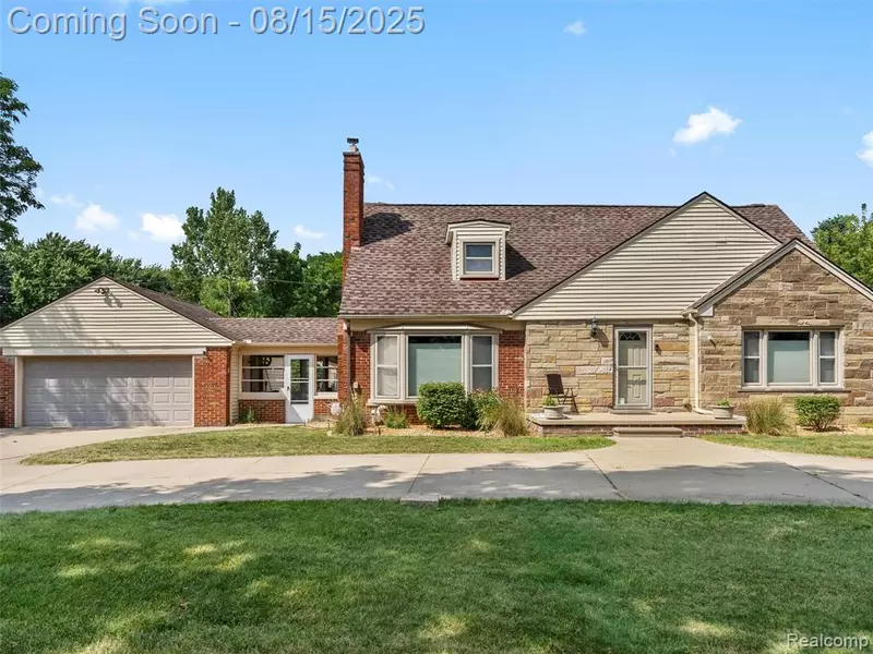 14815 15 Mile Road, Sterling Heights, MI 48312