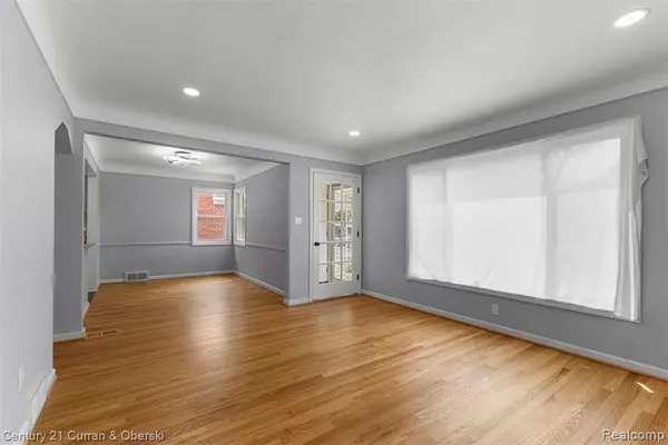 Dearborn Heights, MI 48127,8276 Riverview Street