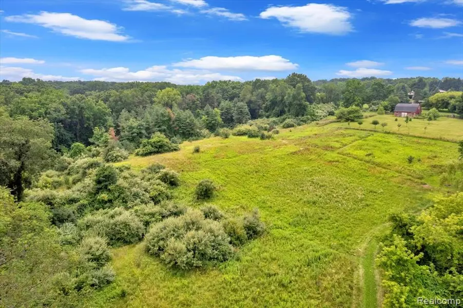 000 Silverbell Road, Oakland Twp, MI 48306