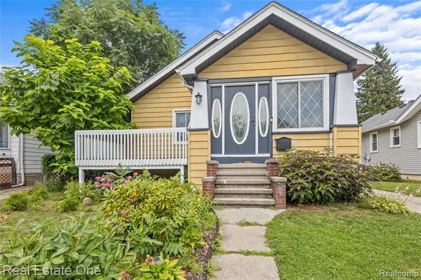 212 La Plaza Court, Royal Oak, MI 48073