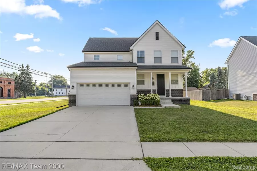 215 Clinton Street, Romeo Vlg, MI 48065