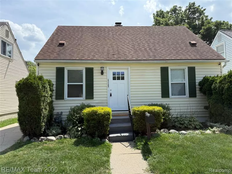 26135 Powers Avenue, Dearborn Heights, MI 48125