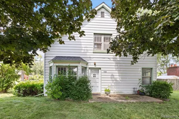 198 W Auburn Road, Rochester Hills, MI 48307