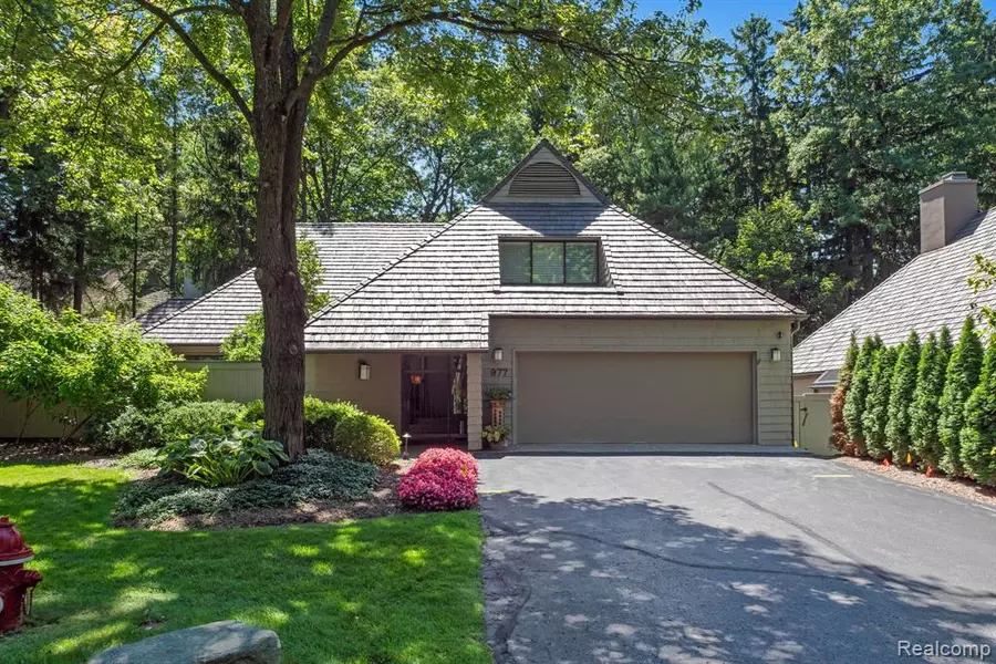 977 Bloomfield Woods, Bloomfield Hills, MI 48304