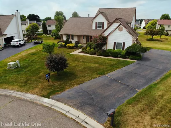 Orion Twp, MI 48360,2092 Westview Court