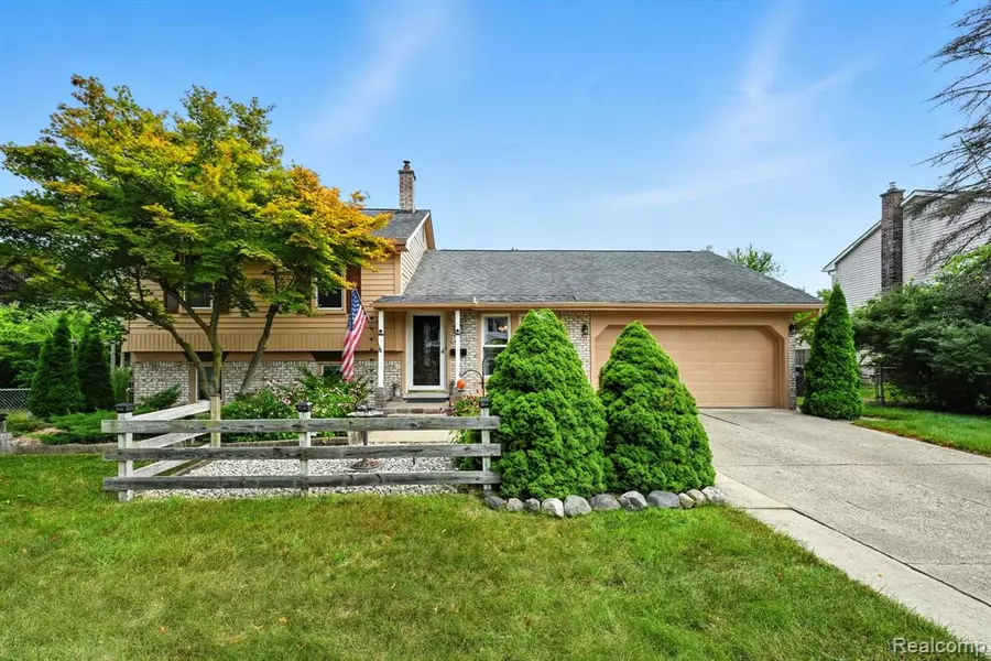 14190 Edgewood Street, Livonia, MI 48154