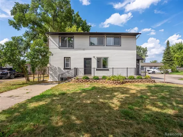 1741 E WOODWARD HEIGHTS Boulevard Main, Hazel Park, MI 48030