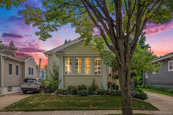 1552 Bennaville Avenue, Birmingham, MI 48009