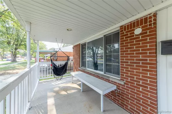 Romulus, MI 48174,37726 Walnut Street