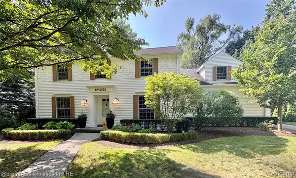 3535 Wooddale Court, Bloomfield Hills, MI 48301