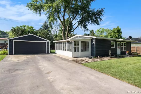 9301 Big Lake Road, Village Of Clarkston, MI 48346