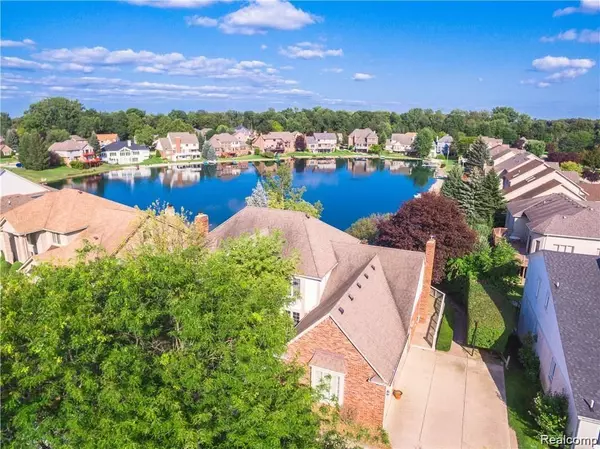 49090 Driftwood Drive, Shelby Twp, MI 48317