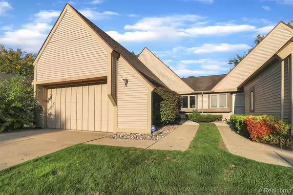 1109 Boulder Court, Delta Twp, MI 48917