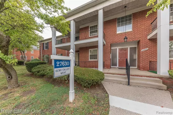 Farmington Hills, MI 48334,27630 W Echo Valley 221