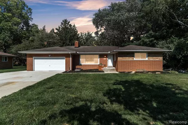 28720 Eldorado Pl, Lathrup Village, MI 48076