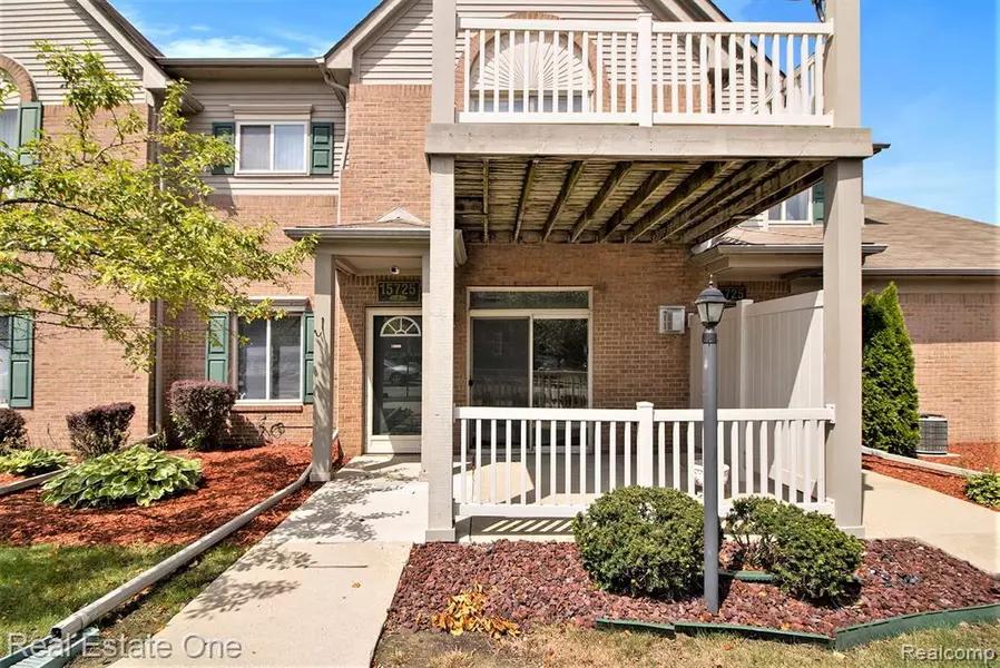 15725 Parkway Lane, Southgate, MI 48195