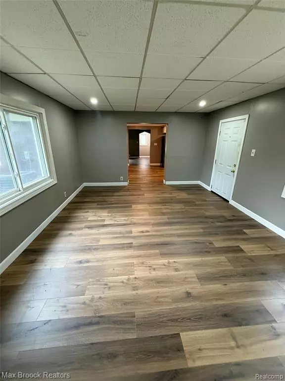 Southfield, MI 48076,21718 8 1-2 Mile Rd