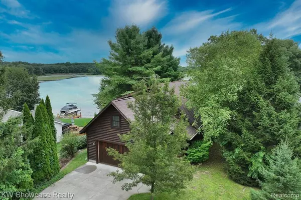 2880 Steeple Hill Road, White Lake Twp, MI 48383