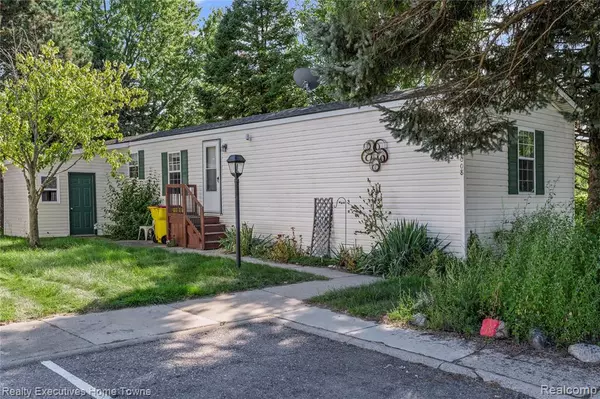17008 Dalworth, Macomb Twp, MI 48044