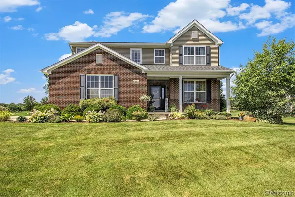 8433 Thorn Hill Drive, Howell, MI 48843
