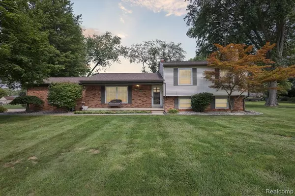 Burton, MI 48509,6233 Golfview Drive